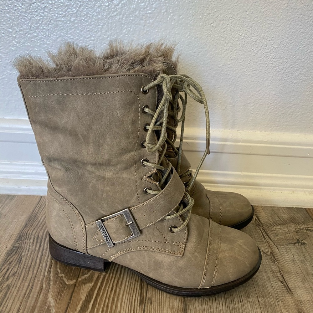 Combat boots